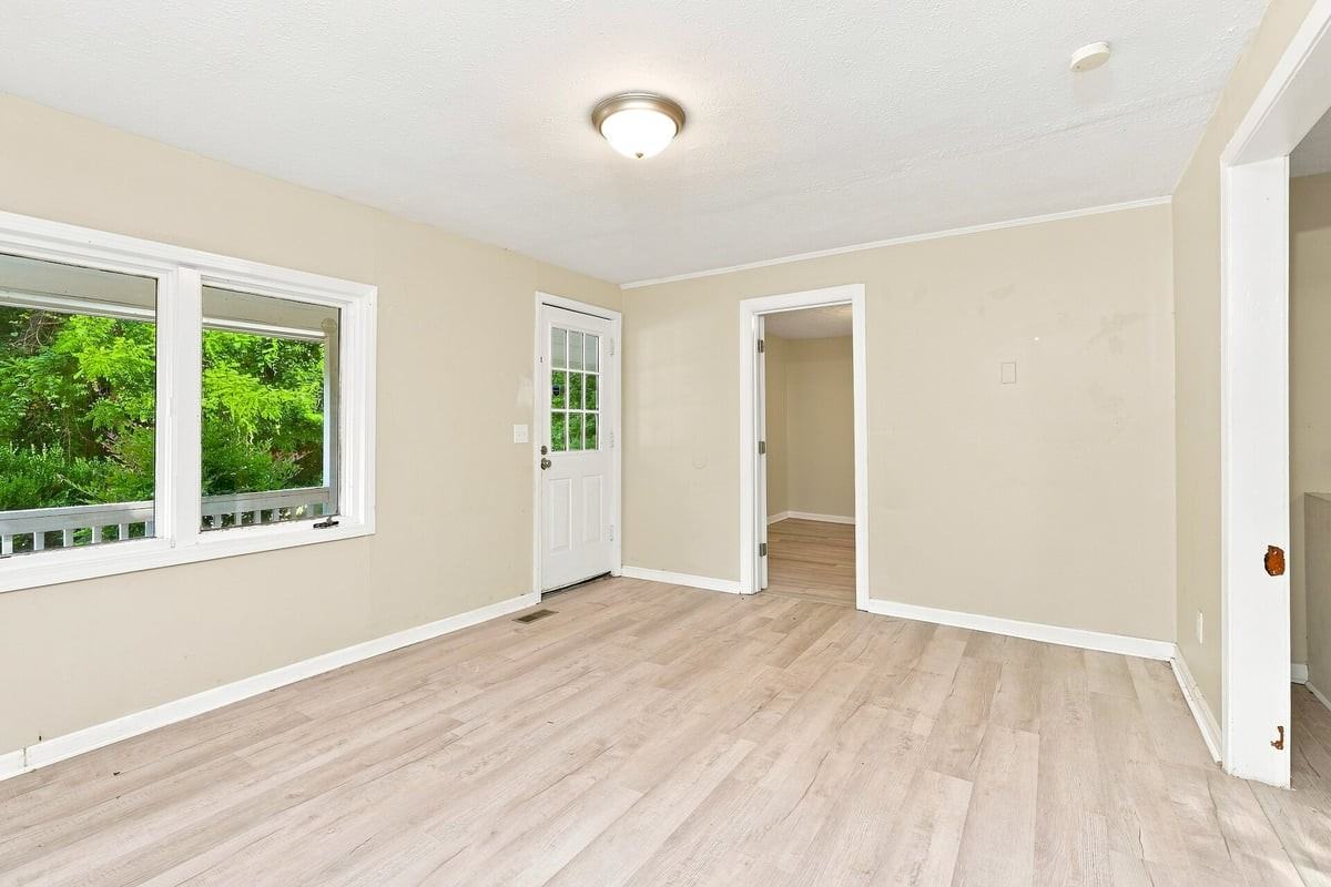 511 Liberia St - Photo 2 of 16