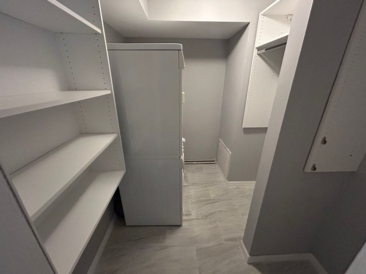2066 Arlington St - Photo 5 of 6
