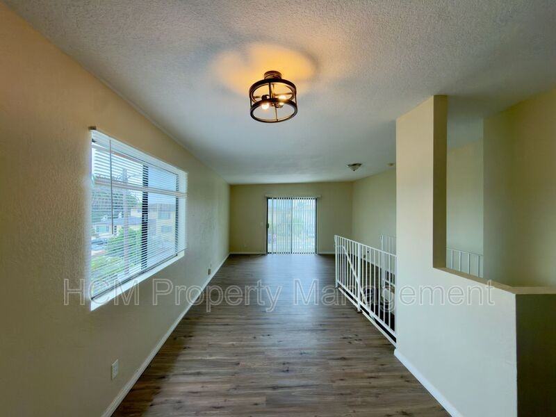 922 W 25th St #2 - Photo 5 of 9