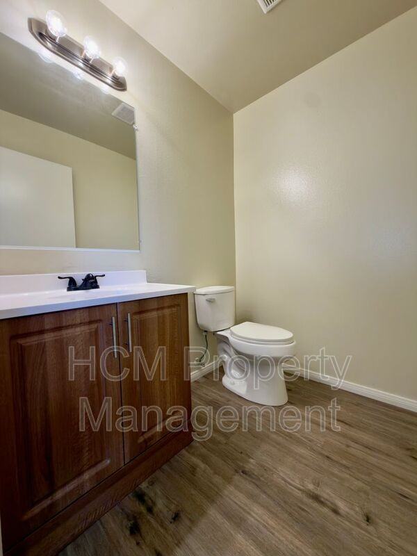 922 W 25th St #2 - Photo 6 of 9