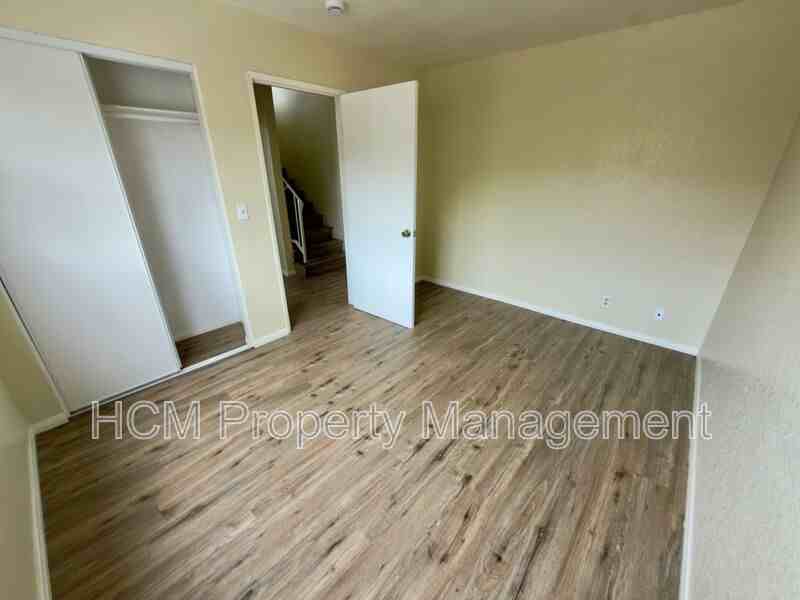 922 W 25th St #2 - Photo 7 of 9