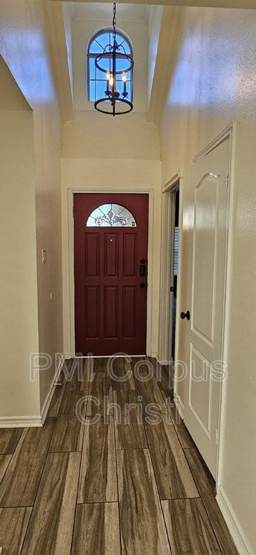 7625 Stony Brook Dr - Photo 3 of 29