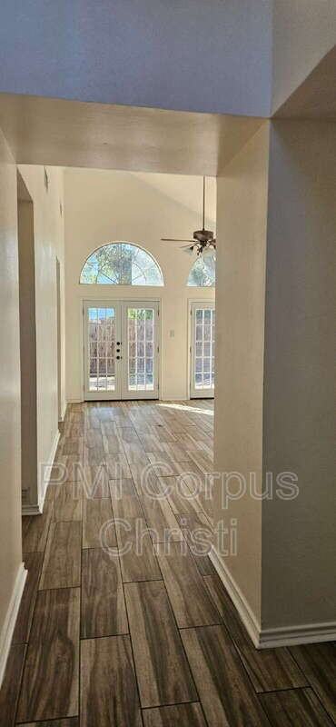 7625 Stony Brook Dr - Photo 4 of 29