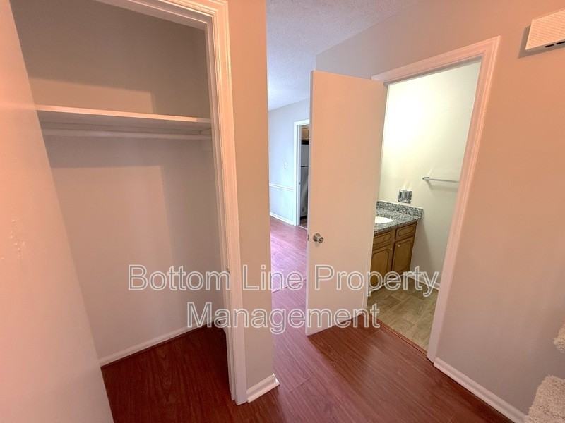 5301 Rolling Oak Ln - Photo 4 of 28