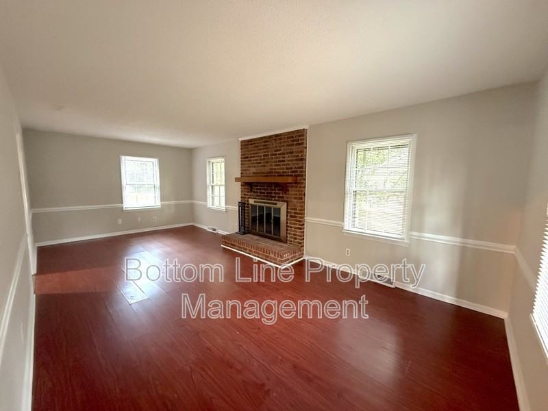 5301 Rolling Oak Ln - Photo 6 of 28