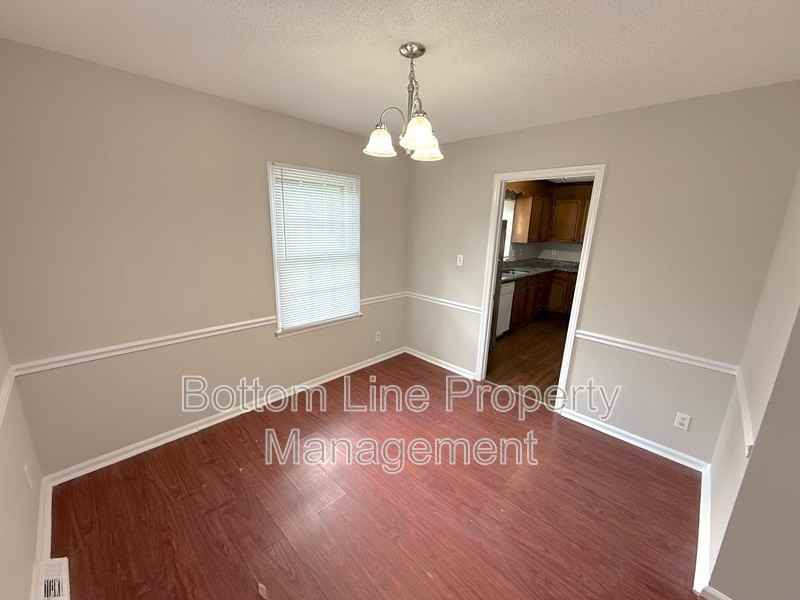5301 Rolling Oak Ln - Photo 7 of 28
