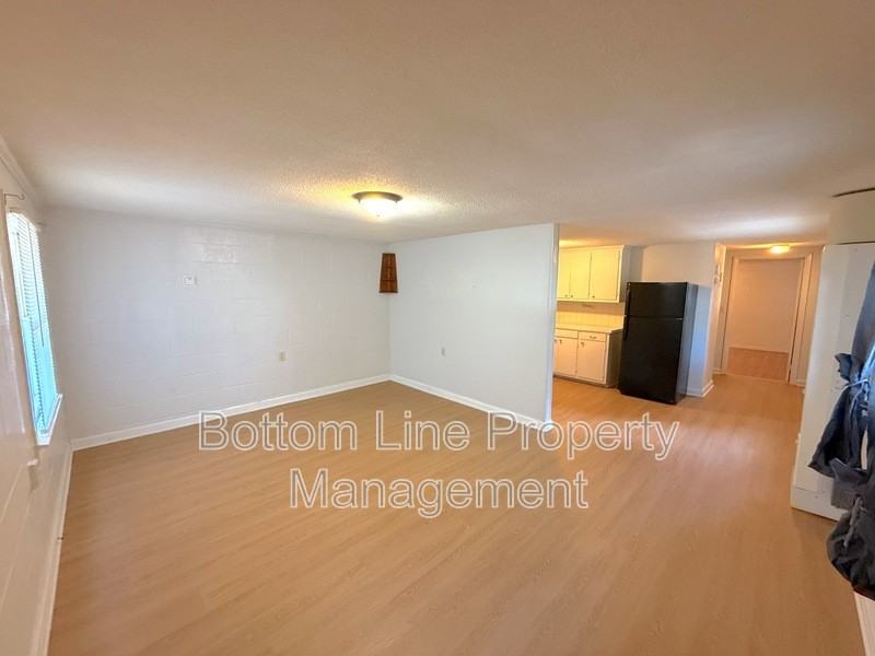 301 Vivian St #2 - Photo 3 of 10