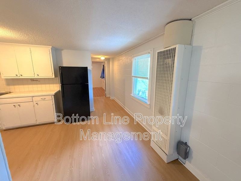 301 Vivian St #2 - Photo 4 of 10