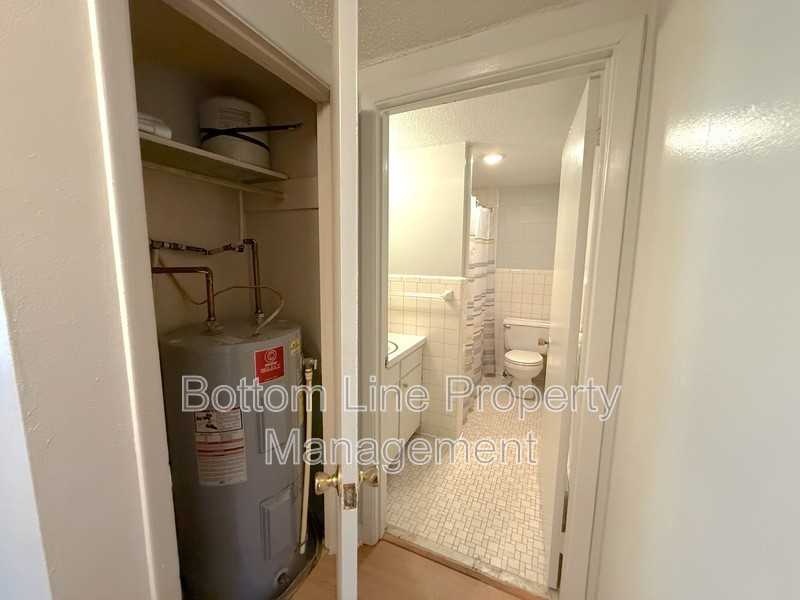 301 Vivian St #2 - Photo 7 of 10