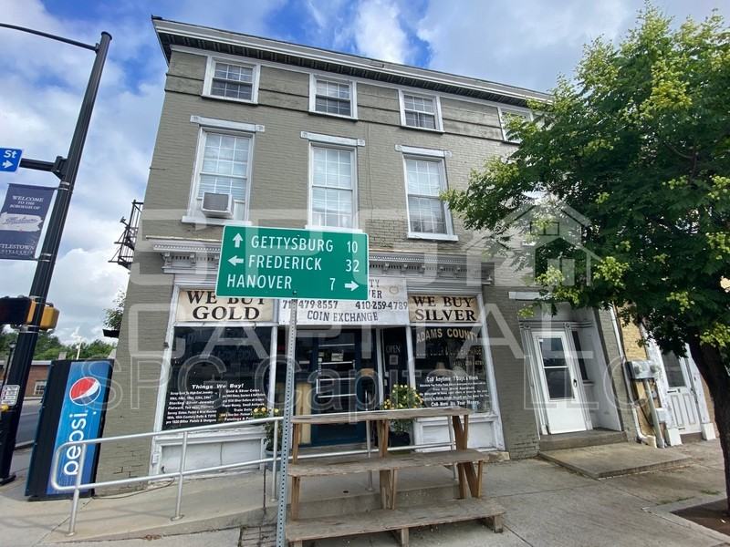 2 E King St