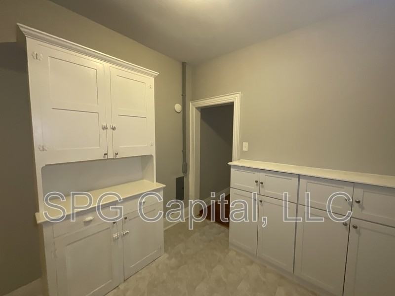 28 Carlisle St - Photo 4 of 10
