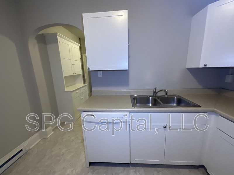 28 Carlisle St - Photo 5 of 10