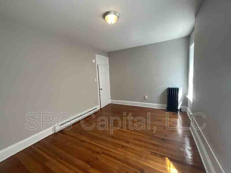 28 Carlisle St - Photo 6 of 10