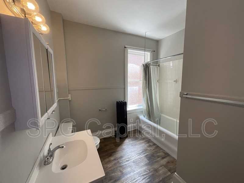 28 Carlisle St - Photo 7 of 10