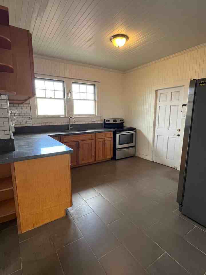 207 Kaia St - Photo 6 of 14
