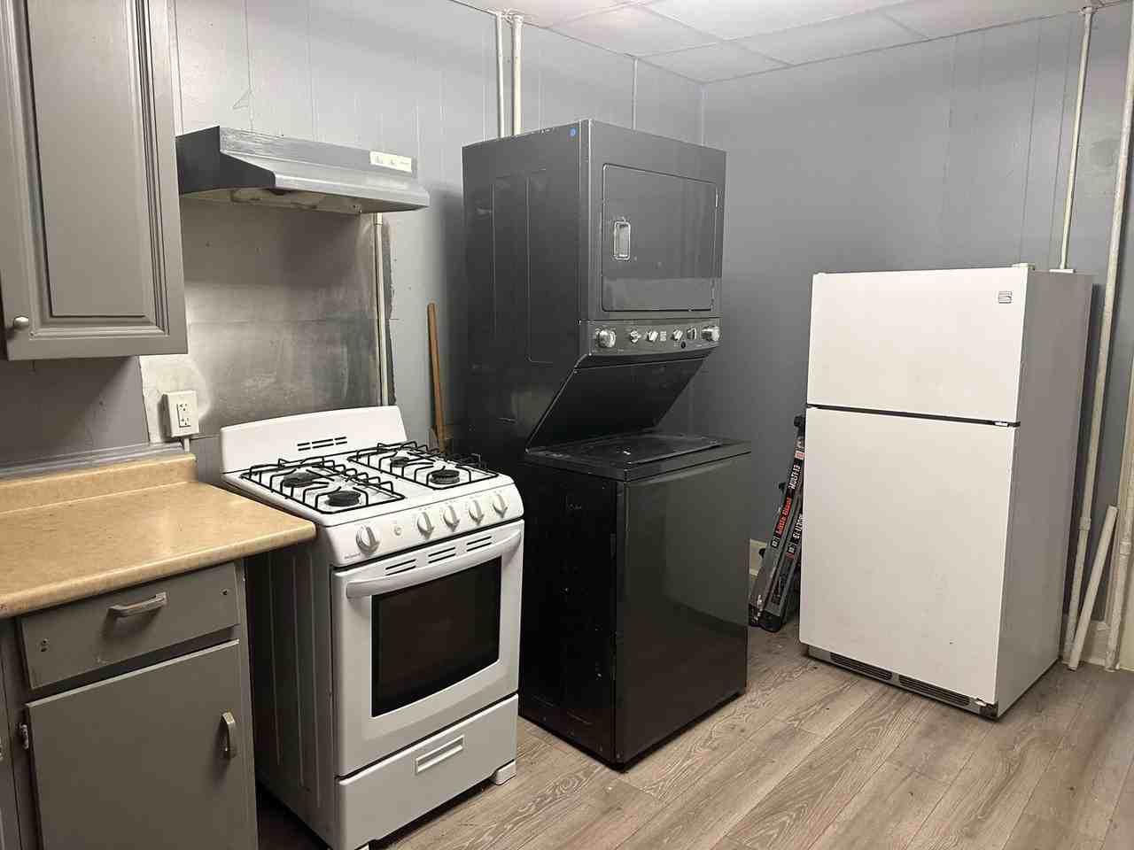 1808 Aiken St - Photo 6 of 9