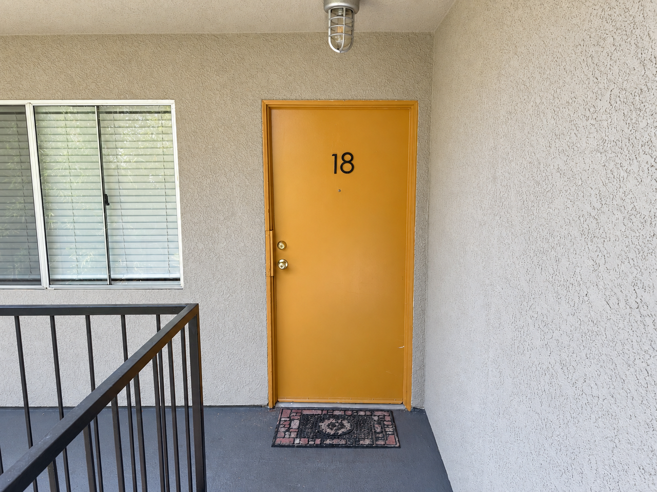 11441 Oxnard St - Photo 2 of 22
