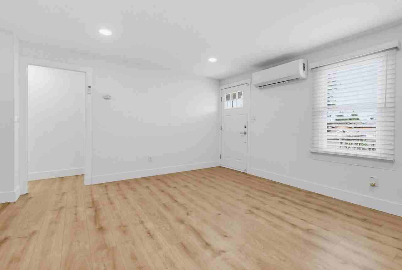 2710 Chaffee St - Photo 5 of 50