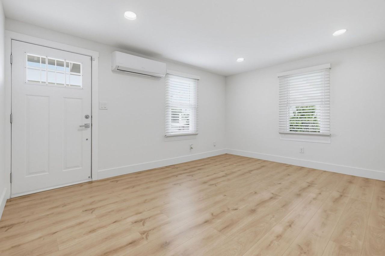 2710 Chaffee St - Photo 6 of 50
