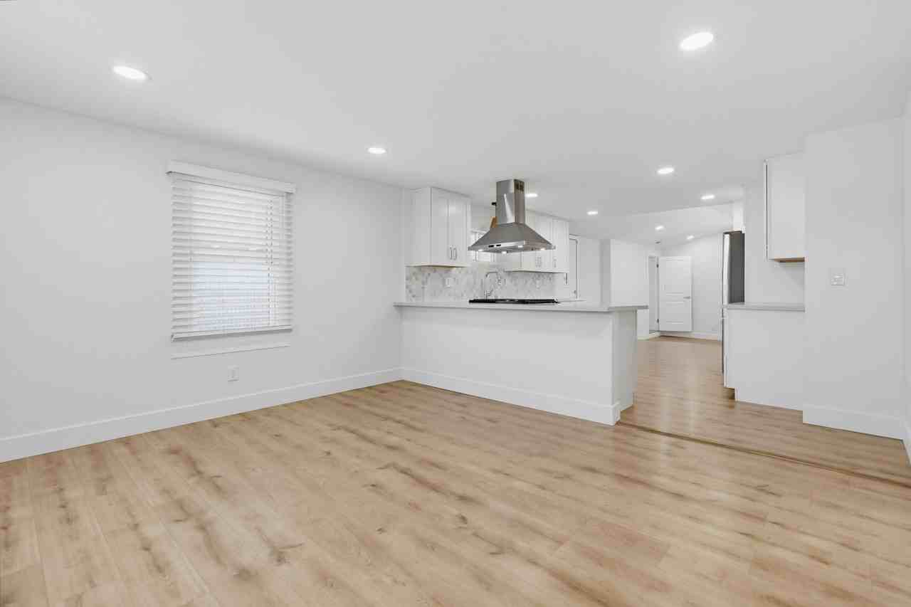 2710 Chaffee St - Photo 7 of 50