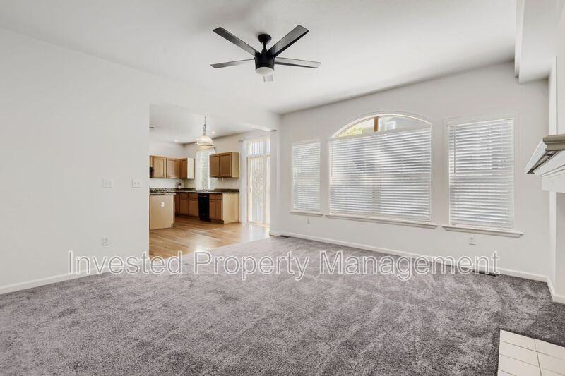 18895 E Saratoga Cir - Photo 6 of 32