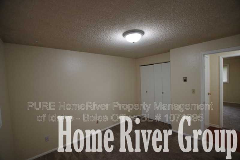104 N Homedale Ave - Photo 3 of 36