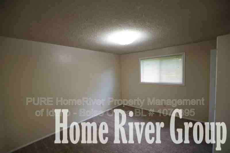 104 N Homedale Ave - Photo 5 of 36