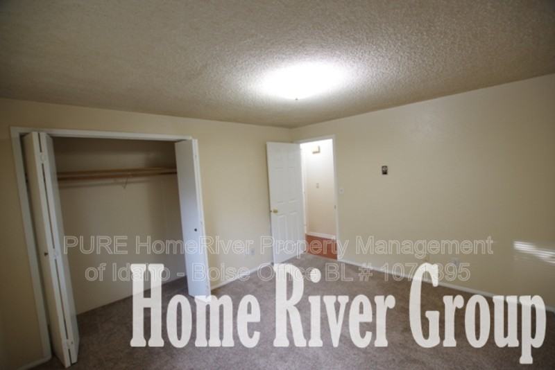 104 N Homedale Ave - Photo 7 of 36