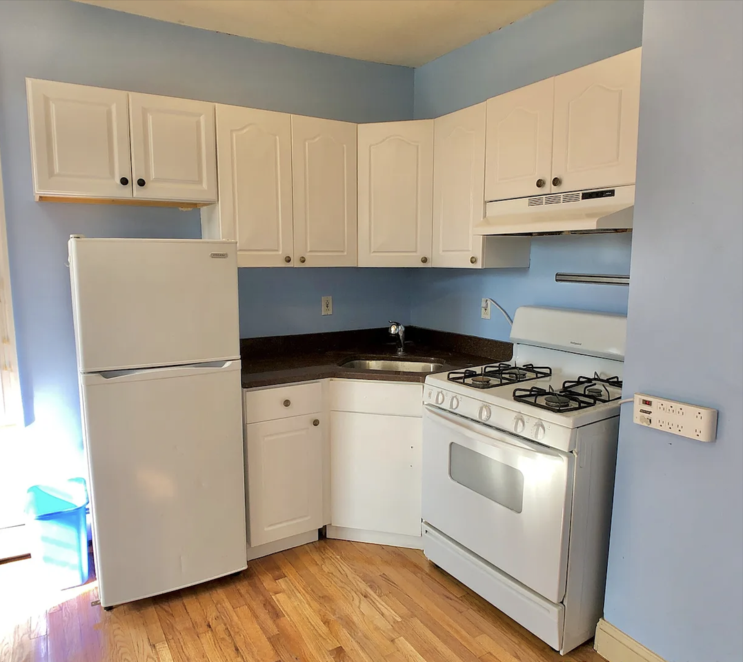 183 Heath St #2 - Photo 2 of 11