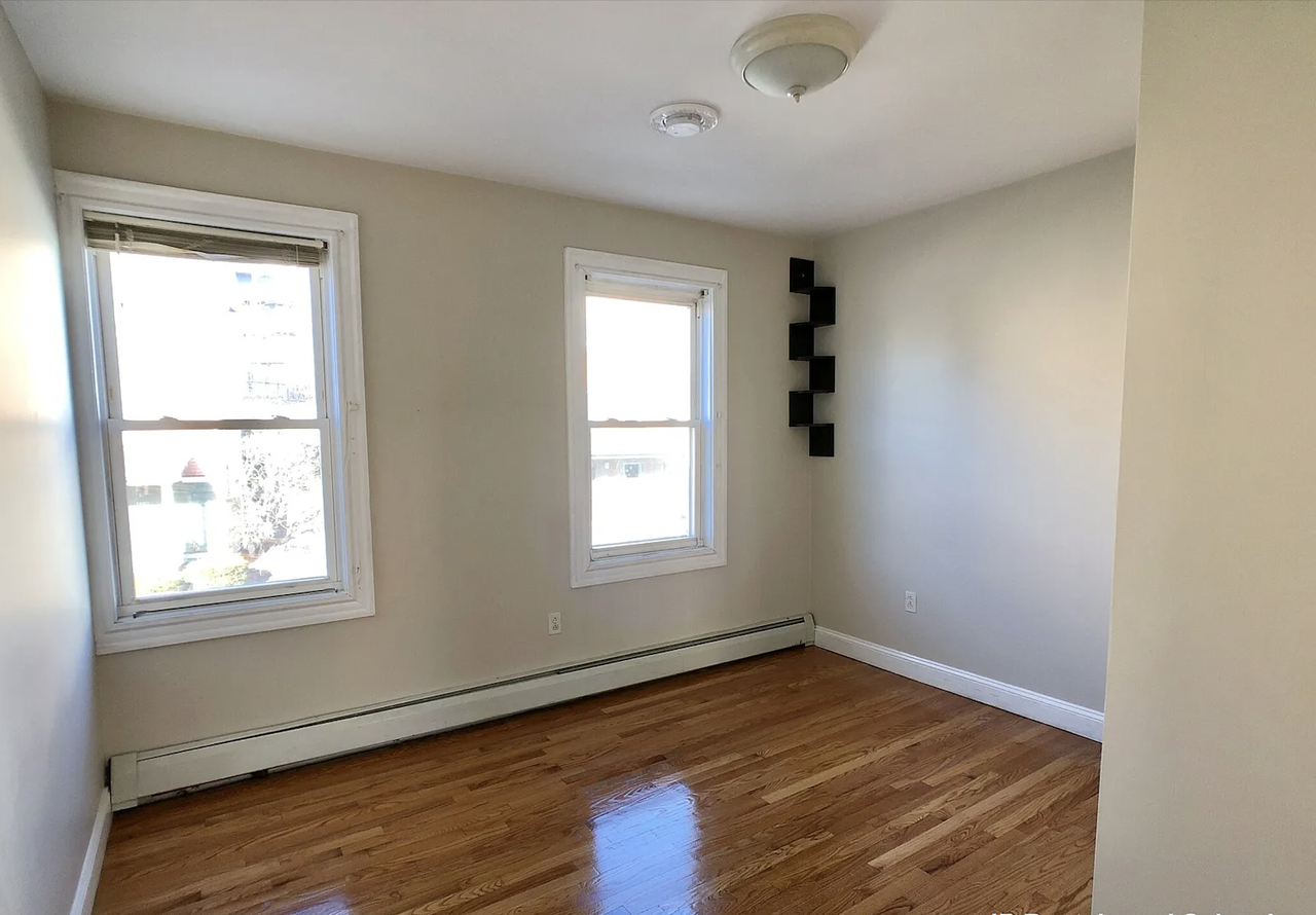 183 Heath St #2 - Photo 4 of 11