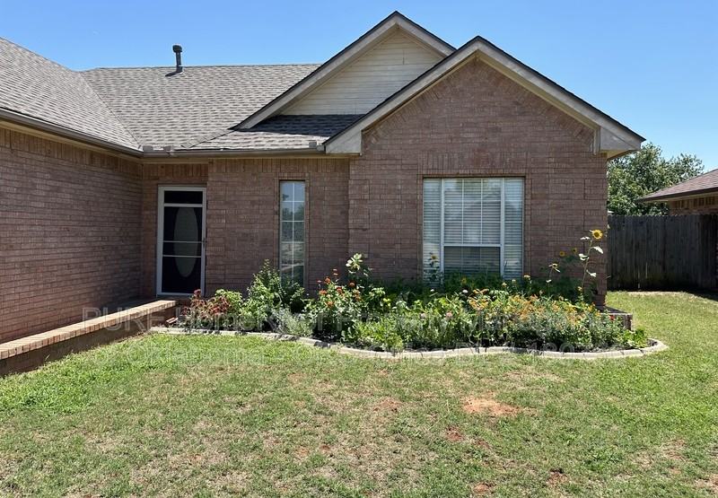 4728 Jay Matt Dr - Photo 3 of 28