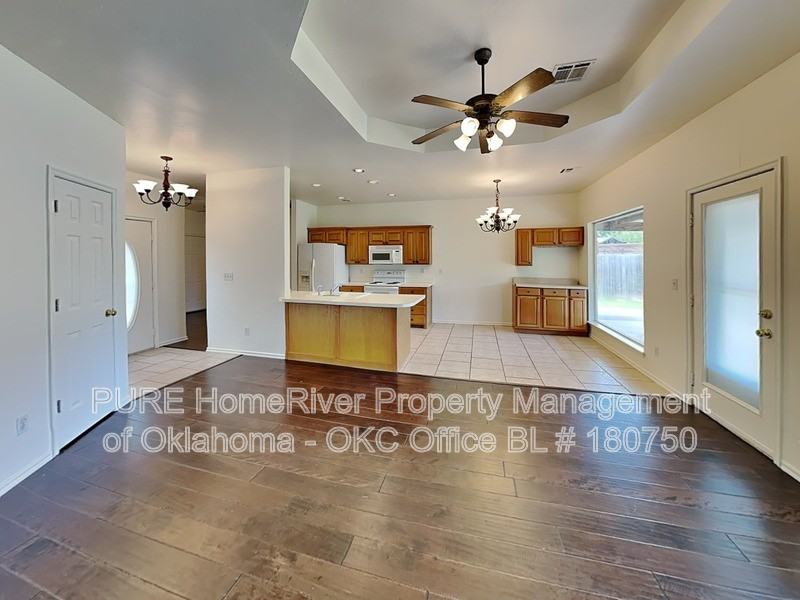 4728 Jay Matt Dr - Photo 4 of 28