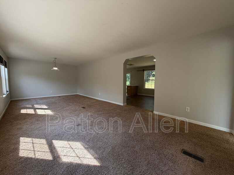18 Meadowview Ter - Photo 4 of 32