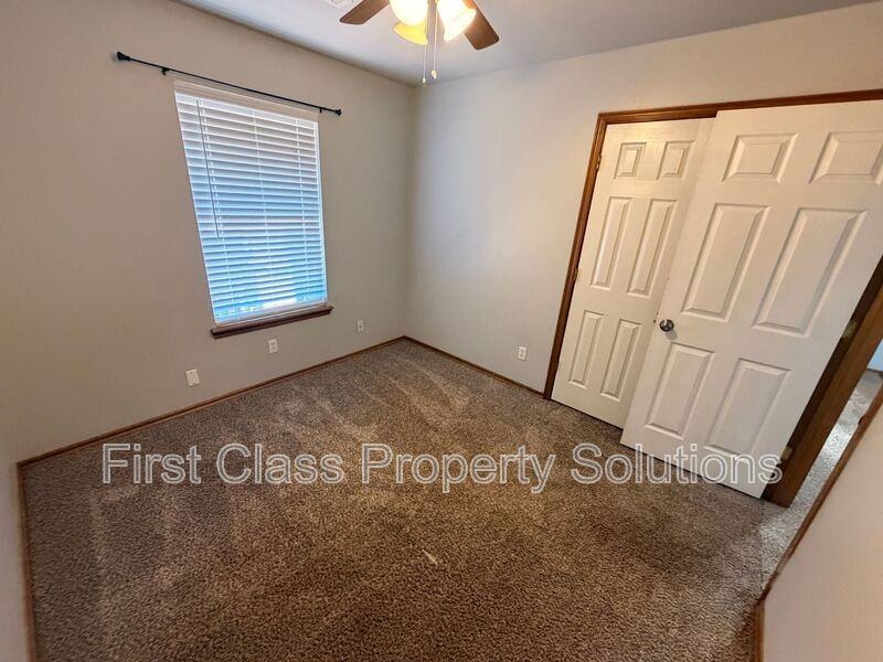 12306 Sw 13th St - Photo 4 of 33
