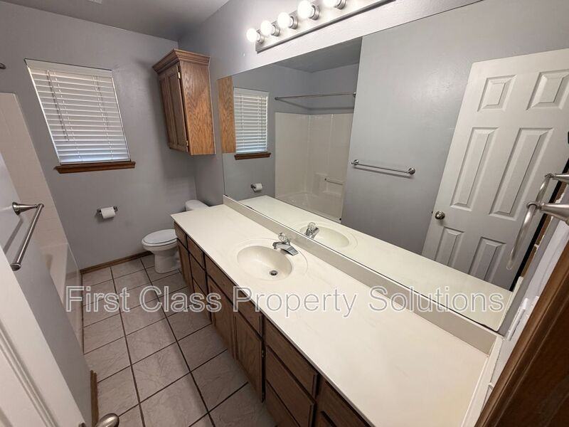 12306 Sw 13th St - Photo 6 of 33