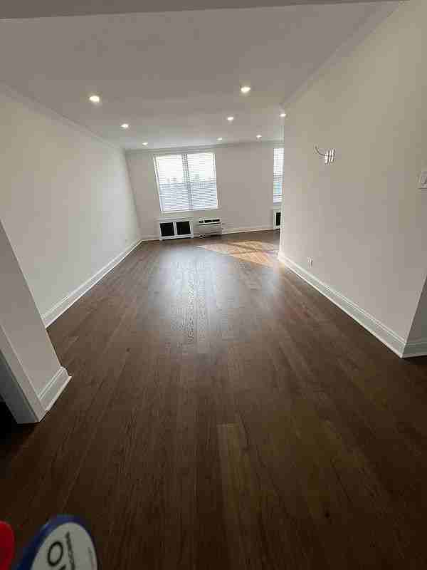 3185 Crescent St - Photo 6 of 12