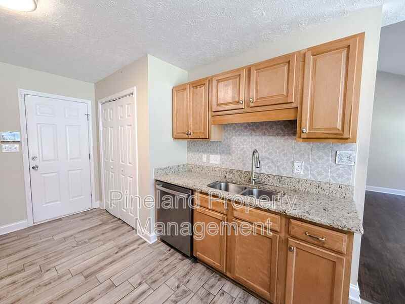 117 Moorea Dr - Photo 7 of 22