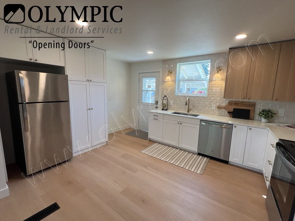 5122 N Shirley St - Photo 6 of 18