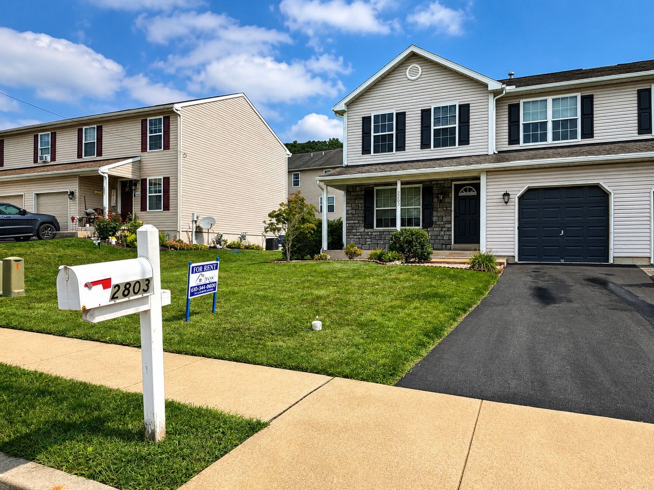 2803 Mannerchor Rd - Photo 2 of 22
