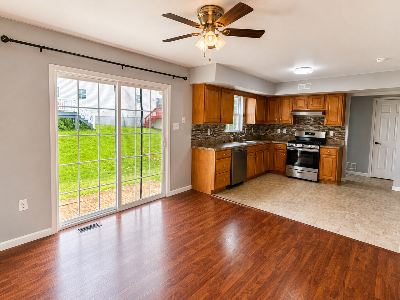 2803 Mannerchor Rd - Photo 5 of 22