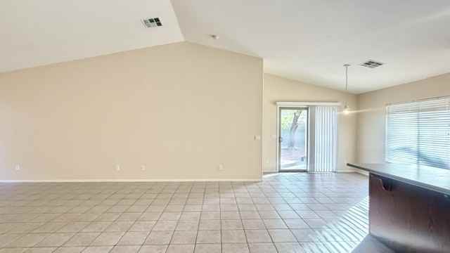 573 S 167th Dr - Photo 4 of 20