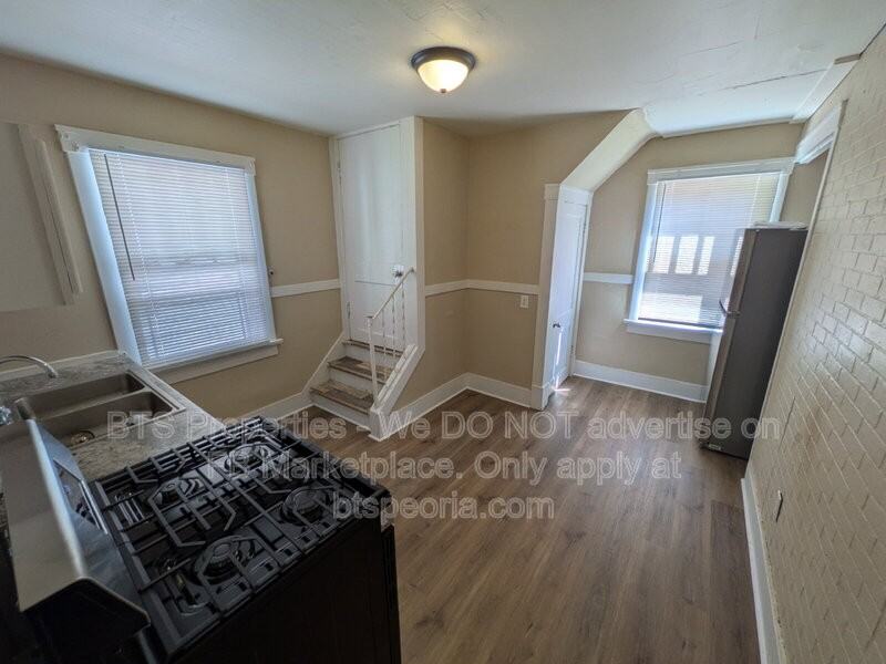 1900 N Missouri Ave - Photo 4 of 15