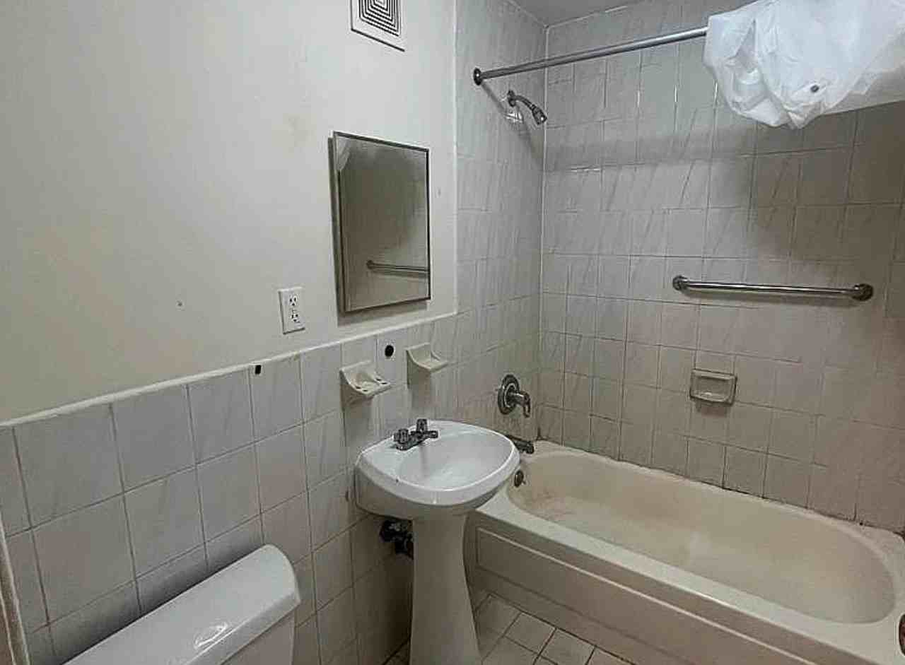 134 Hillside Ave - Photo 4 of 6