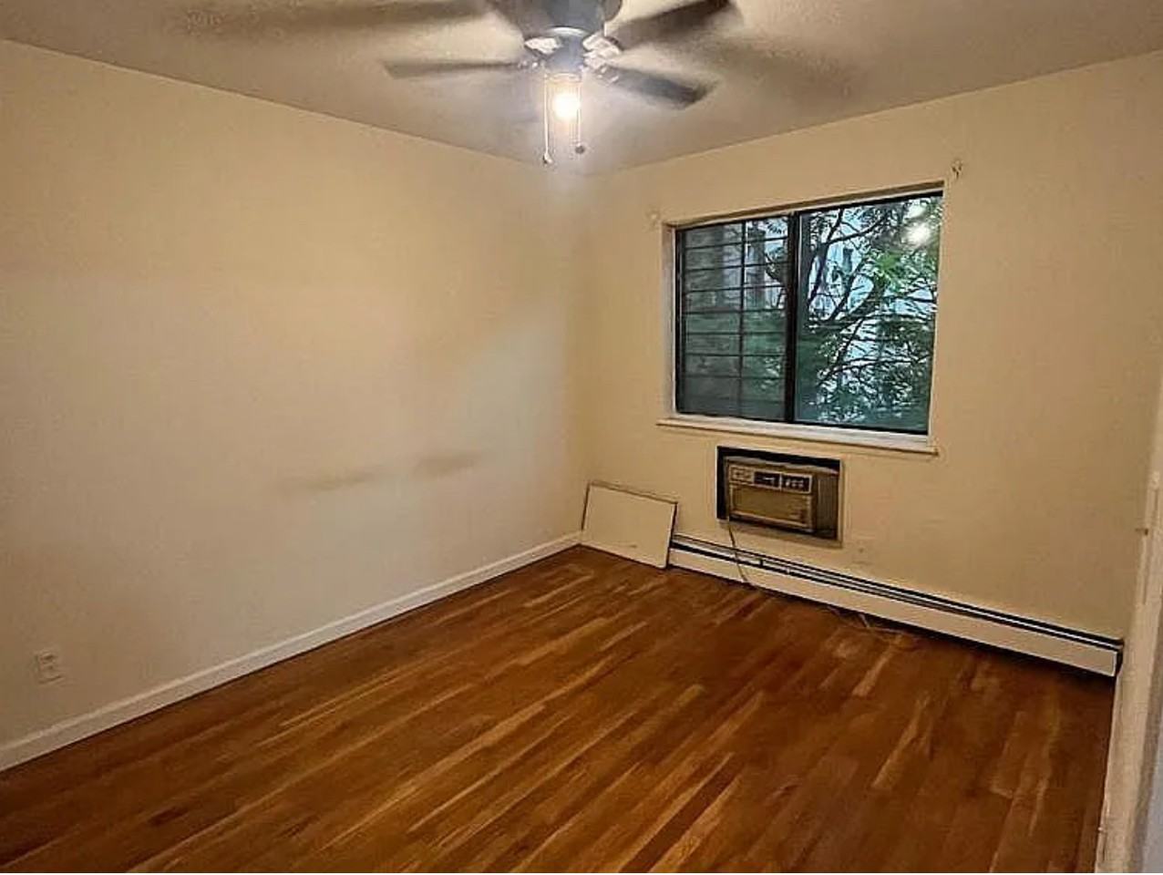 134 Hillside Ave - Photo 5 of 6