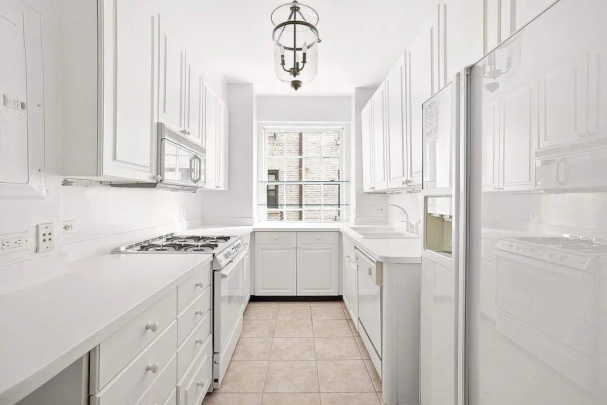 25 E 86th St - Photo 3 of 11