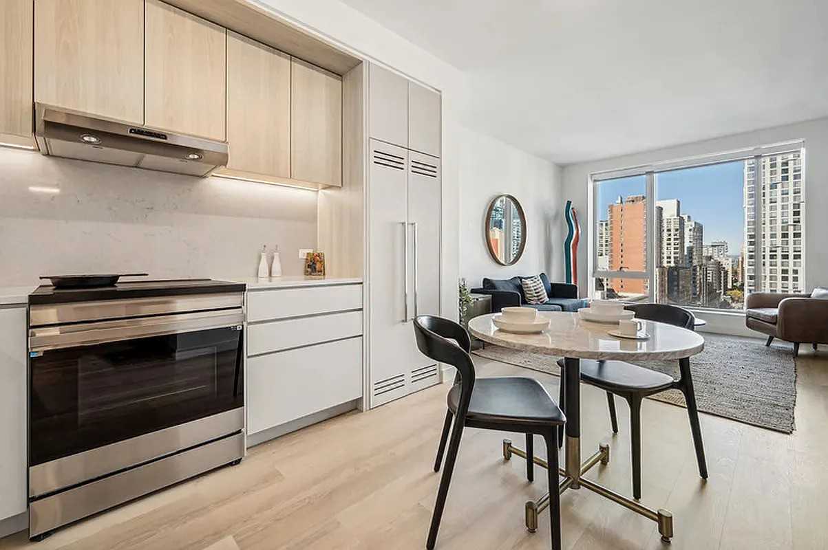 17 Hanover Pl - Photo 3 of 16