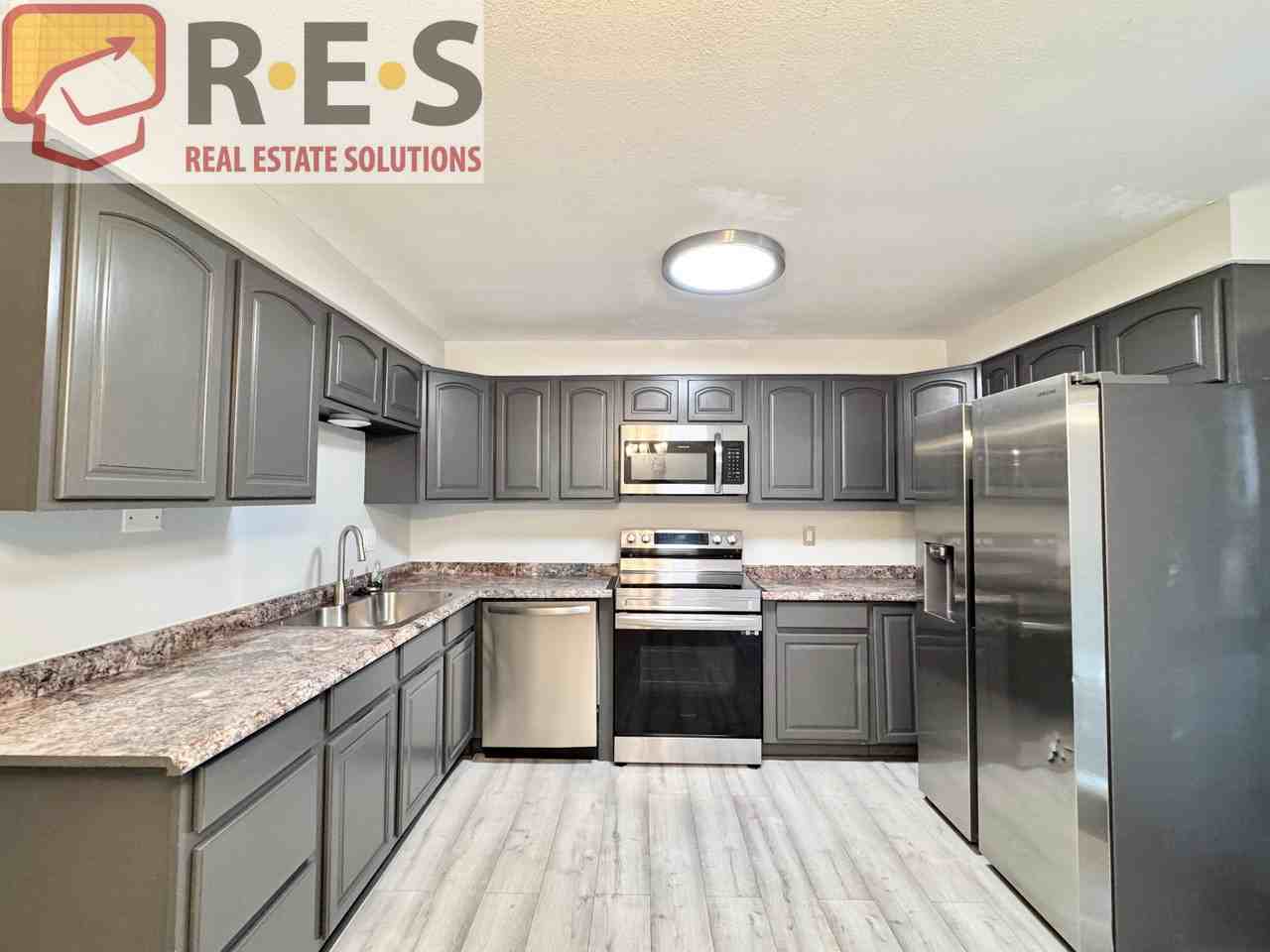 14076 E Utah Cir - Photo 2 of 9