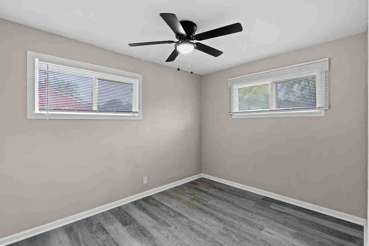 5677 Parchester Dr - Photo 3 of 21
