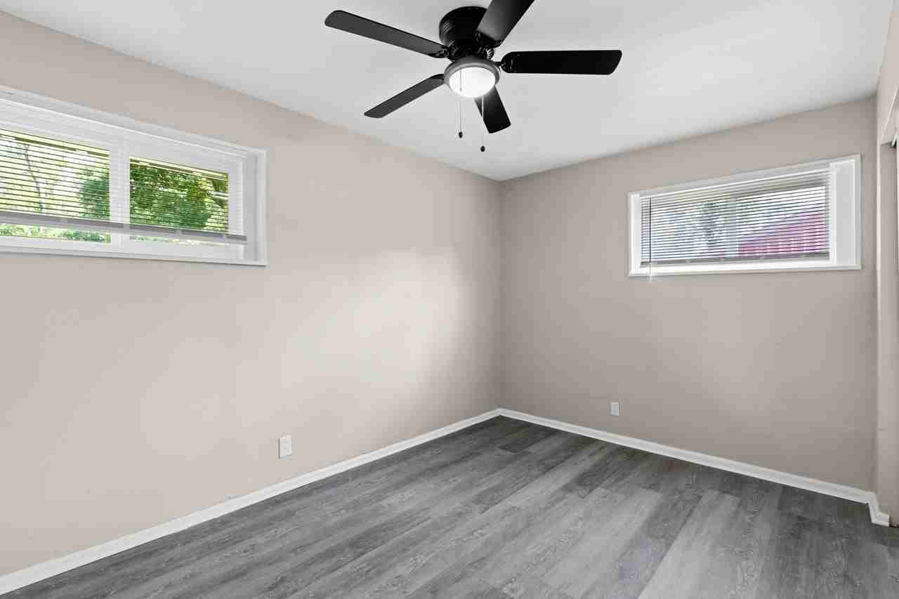 5677 Parchester Dr - Photo 4 of 21