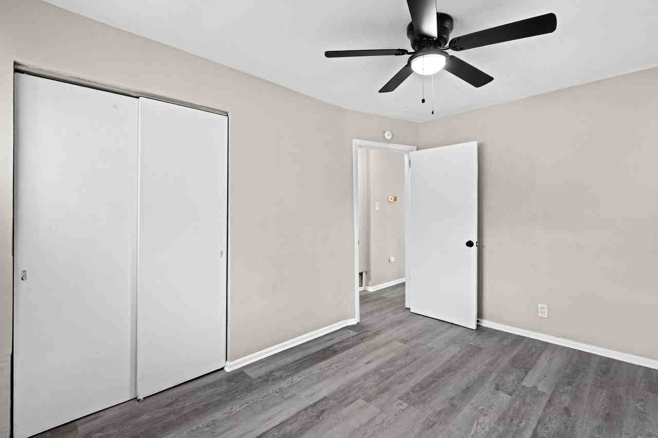 5677 Parchester Dr - Photo 5 of 21
